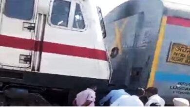 Photo of पंजाब में एक बार फिर से रेलवे की लापरवाही चलती रेलगाड़ी से इंजन हुआ अलग, ड्राइवर को तीन किलोमीटर बाद लगा पता
