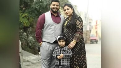 Photo of फिरोजपुर में एक किराना कारोबारी ने शेयर बाजार में घाटे के बाद उठाया घातक कदम अपनी पत्नी और दो बेटियों के साथ की आत्महत्या